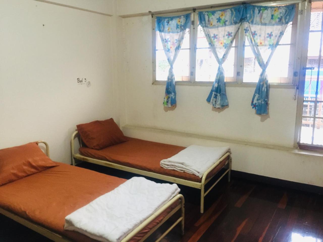 Sofia Hostel Чианг Рай Екстериор снимка