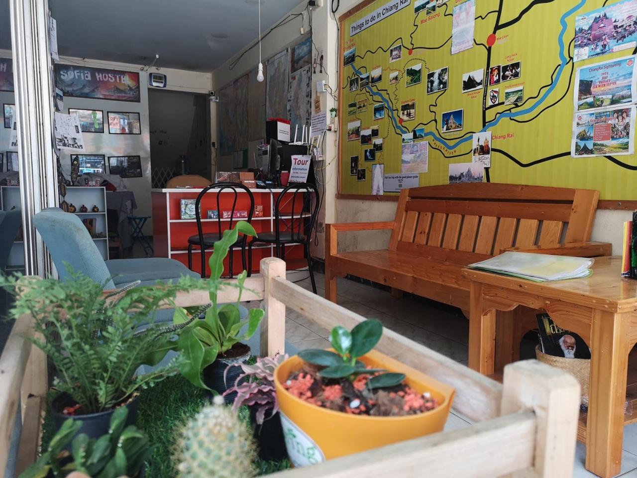 Sofia Hostel Чианг Рай Екстериор снимка